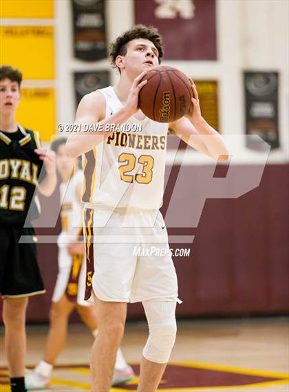 Thumbnail 1 in Royal @ Simi Valley photogallery.