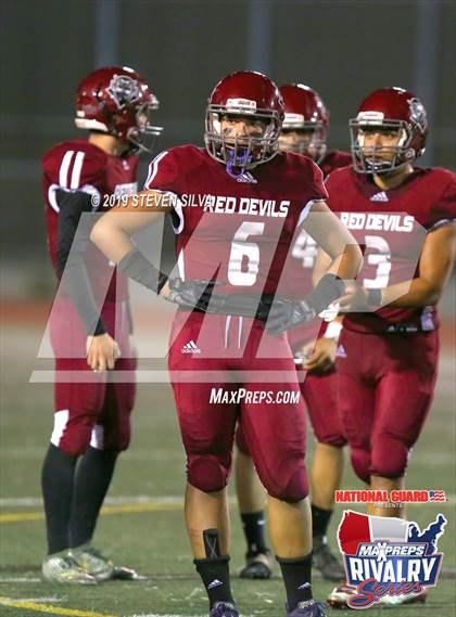 Thumbnail 2 in Chula Vista @ Sweetwater (2018 MaxPreps Rivalry Series) photogallery.