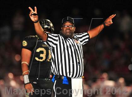 Thumbnail 3 in Mater Dei @ Narbonne photogallery.