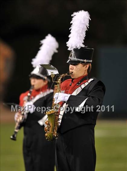 Thumbnail 2 in Mater Dei vs. Servite photogallery.