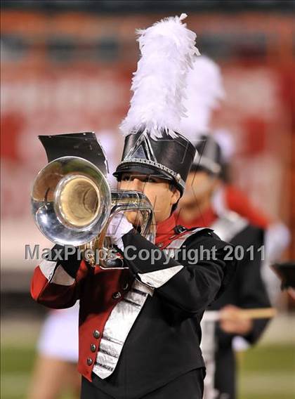 Thumbnail 3 in Mater Dei vs. Servite photogallery.