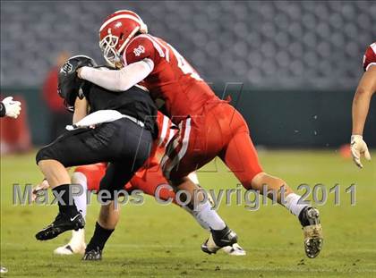 Thumbnail 2 in Mater Dei vs. Servite photogallery.
