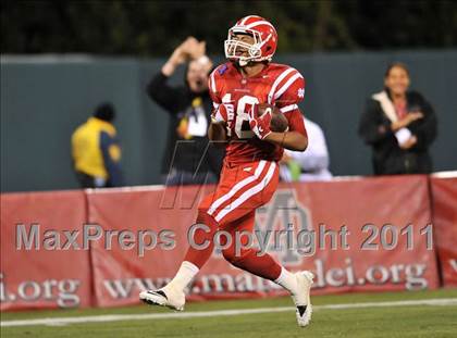 Thumbnail 1 in Mater Dei vs. Servite photogallery.