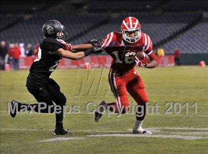 Thumbnail 3 in Mater Dei vs. Servite photogallery.