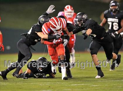 Thumbnail 2 in Mater Dei vs. Servite photogallery.