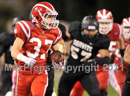 Thumbnail 2 in Mater Dei vs. Servite photogallery.