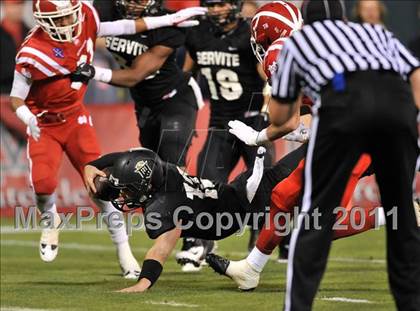 Thumbnail 3 in Mater Dei vs. Servite photogallery.