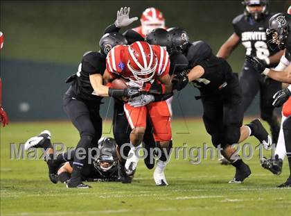 Thumbnail 3 in Mater Dei vs. Servite photogallery.