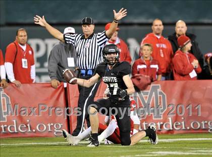 Thumbnail 3 in Mater Dei vs. Servite photogallery.