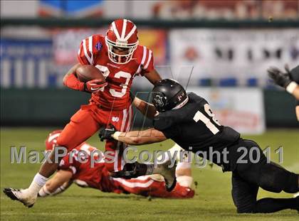 Thumbnail 1 in Mater Dei vs. Servite photogallery.