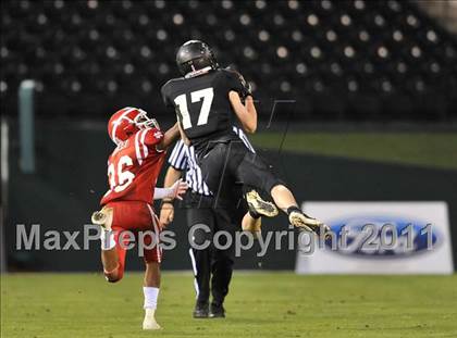 Thumbnail 1 in Mater Dei vs. Servite photogallery.