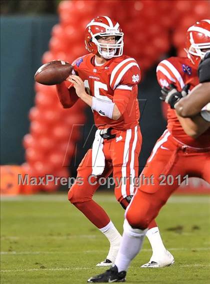 Thumbnail 3 in Mater Dei vs. Servite photogallery.