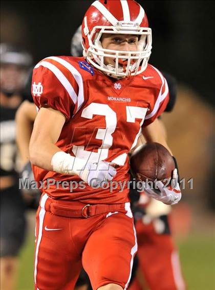 Thumbnail 3 in Mater Dei vs. Servite photogallery.