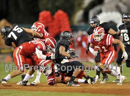 Thumbnail 1 in Mater Dei vs. Servite photogallery.