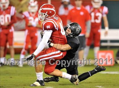 Thumbnail 3 in Mater Dei vs. Servite photogallery.