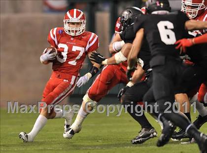 Thumbnail 3 in Mater Dei vs. Servite photogallery.