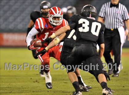Thumbnail 3 in Mater Dei vs. Servite photogallery.