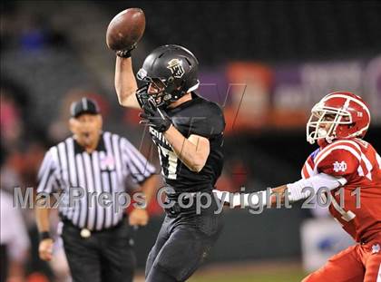 Thumbnail 1 in Mater Dei vs. Servite photogallery.