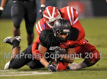 Thumbnail 1 in Mater Dei vs. Servite photogallery.