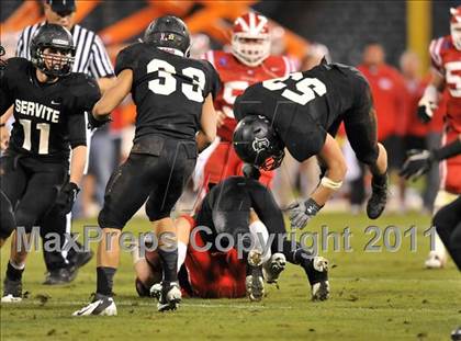 Thumbnail 3 in Mater Dei vs. Servite photogallery.