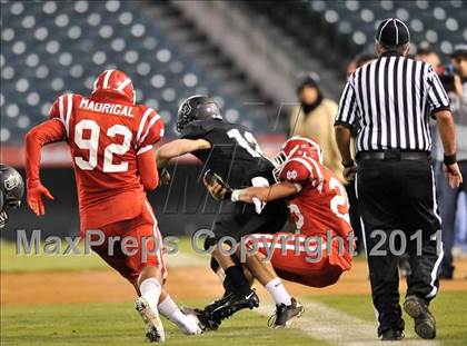 Thumbnail 3 in Mater Dei vs. Servite photogallery.