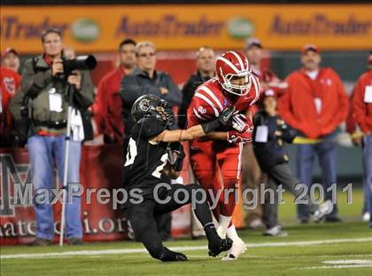 Thumbnail 1 in Mater Dei vs. Servite photogallery.