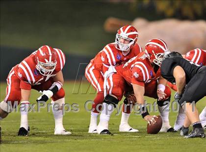 Thumbnail 1 in Mater Dei vs. Servite photogallery.