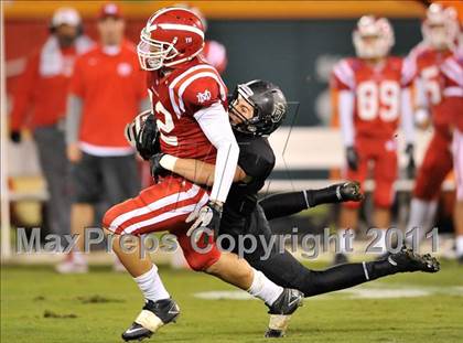 Thumbnail 2 in Mater Dei vs. Servite photogallery.