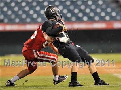 Thumbnail 3 in Mater Dei vs. Servite photogallery.