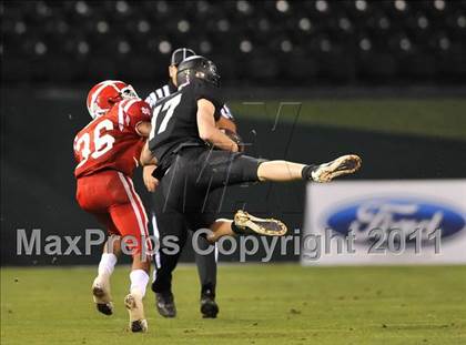Thumbnail 2 in Mater Dei vs. Servite photogallery.