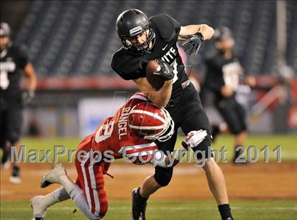 Thumbnail 2 in Mater Dei vs. Servite photogallery.