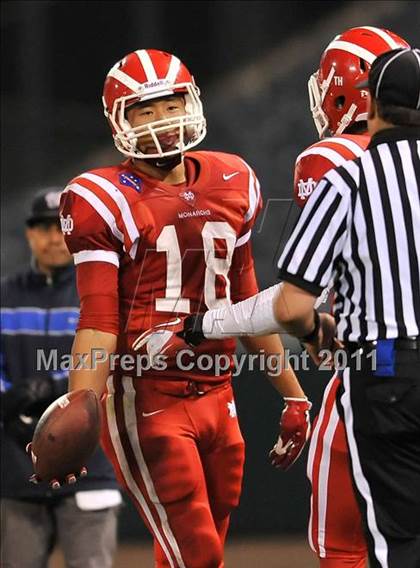 Thumbnail 1 in Mater Dei vs. Servite photogallery.