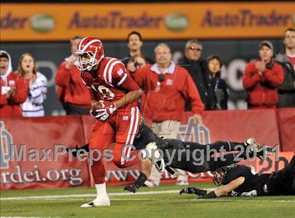 Thumbnail 2 in Mater Dei vs. Servite photogallery.