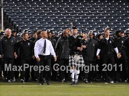 Thumbnail 3 in Mater Dei vs. Servite photogallery.