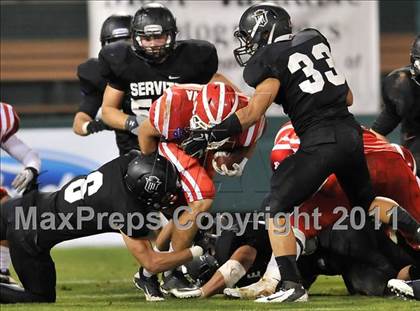 Thumbnail 2 in Mater Dei vs. Servite photogallery.