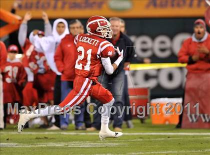 Thumbnail 1 in Mater Dei vs. Servite photogallery.