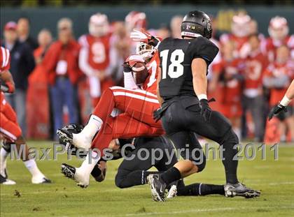 Thumbnail 3 in Mater Dei vs. Servite photogallery.