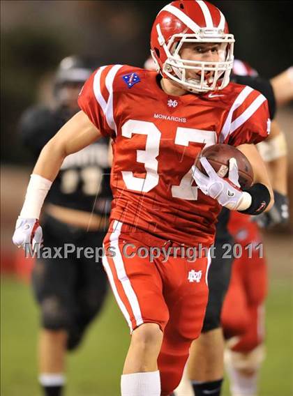 Thumbnail 1 in Mater Dei vs. Servite photogallery.