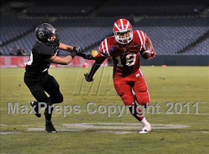 Thumbnail 2 in Mater Dei vs. Servite photogallery.