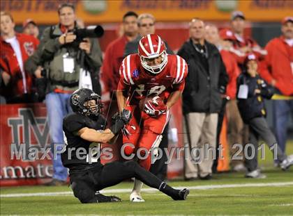 Thumbnail 2 in Mater Dei vs. Servite photogallery.