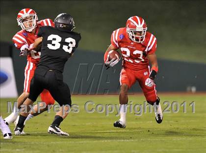 Thumbnail 2 in Mater Dei vs. Servite photogallery.