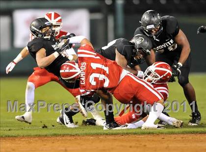 Thumbnail 2 in Mater Dei vs. Servite photogallery.