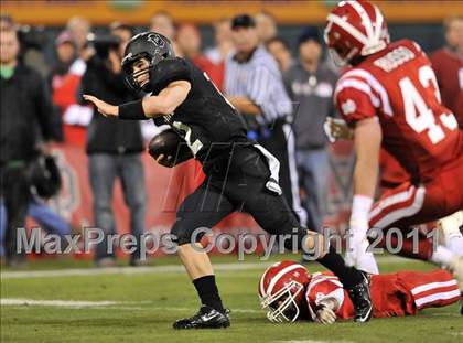 Thumbnail 3 in Mater Dei vs. Servite photogallery.