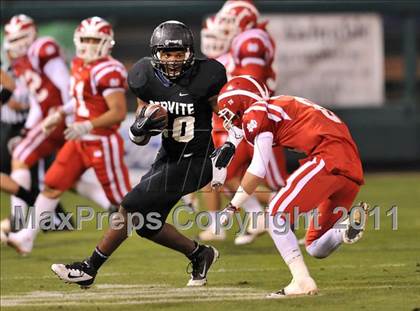 Thumbnail 3 in Mater Dei vs. Servite photogallery.