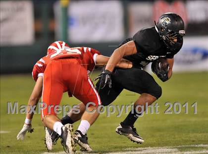 Thumbnail 1 in Mater Dei vs. Servite photogallery.