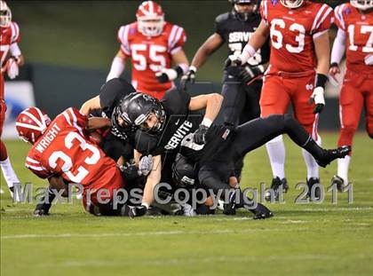 Thumbnail 2 in Mater Dei vs. Servite photogallery.