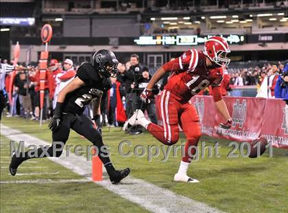 Thumbnail 1 in Mater Dei vs. Servite photogallery.