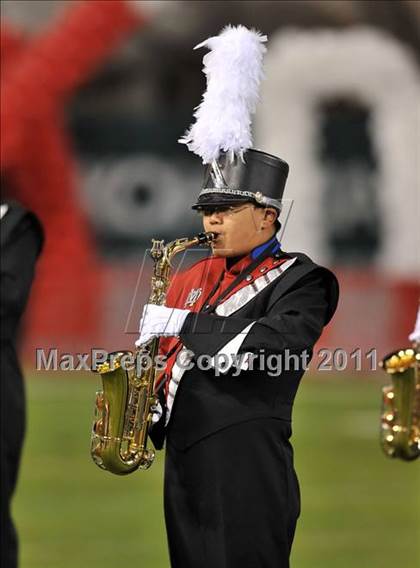 Thumbnail 2 in Mater Dei vs. Servite photogallery.