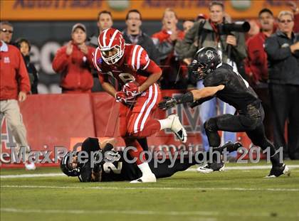 Thumbnail 2 in Mater Dei vs. Servite photogallery.