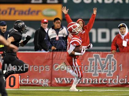 Thumbnail 3 in Mater Dei vs. Servite photogallery.